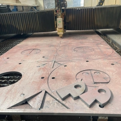 برش ورق ۲۰میل با لیزر